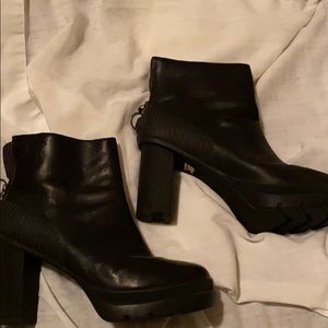 Sorel Arctic of Dacie black platform booties